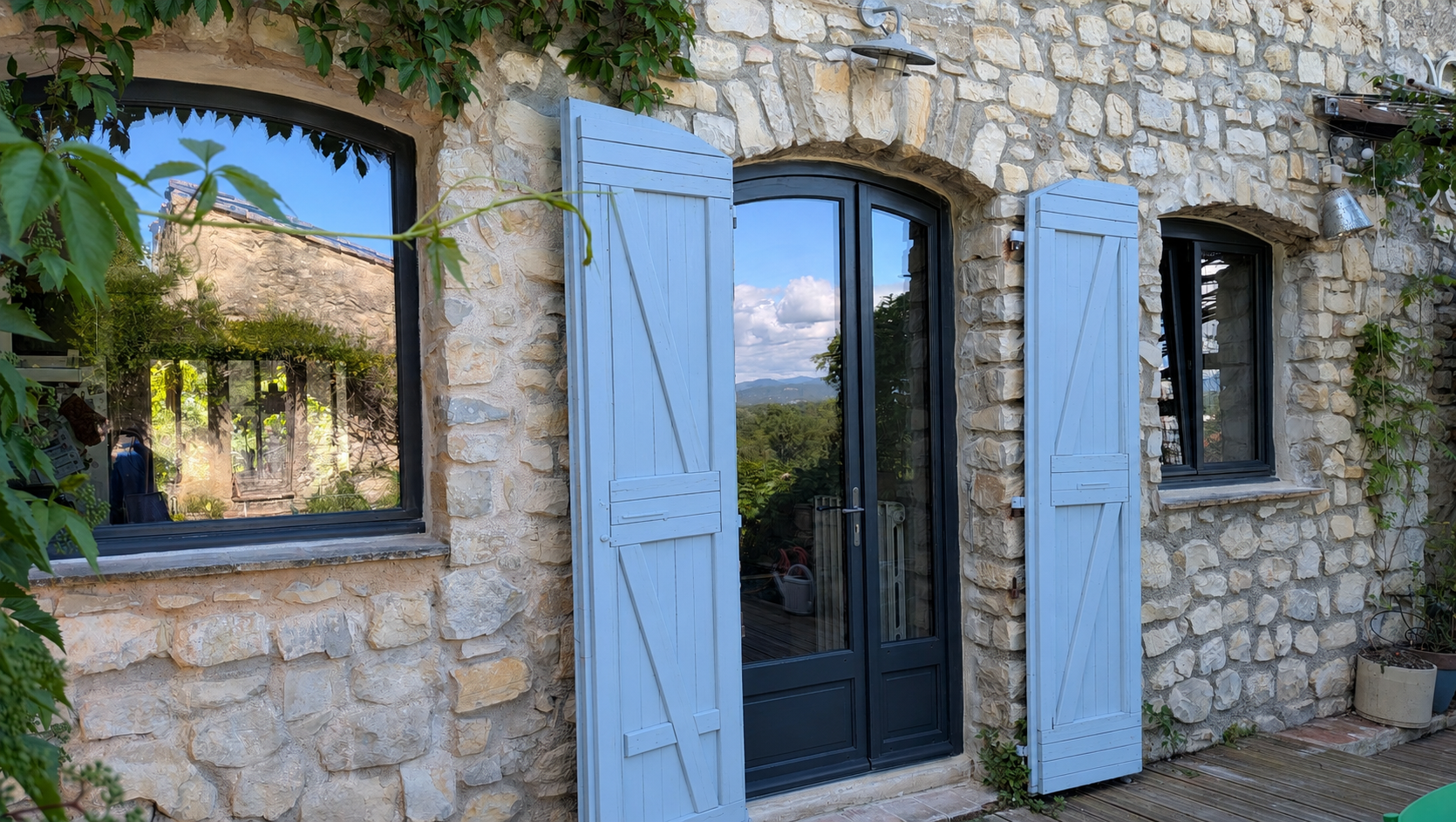 Mas en pierre du Gard — Menuiserie Blancher